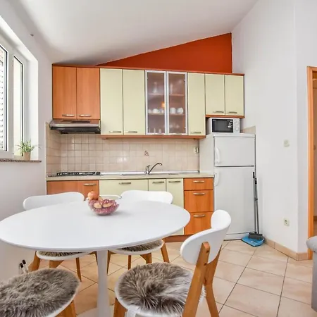 Svarog * Biograd Na Moru