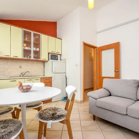 Svarog Biograd Na Moru