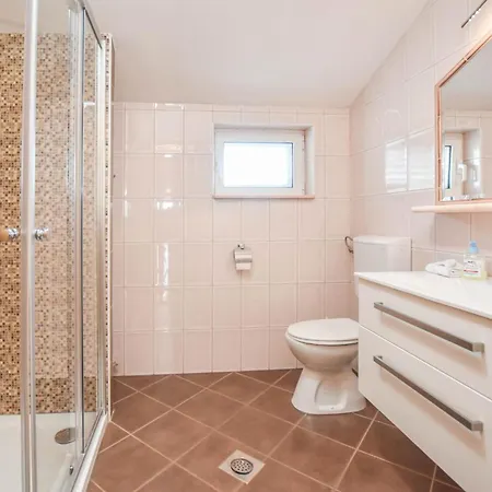 Svarog * Biograd Na Moru