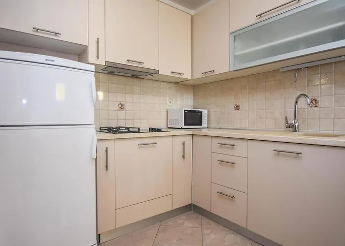 Svarog Апартаменты Биоград-на-Мору